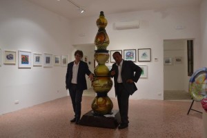 opera-in-ceramica-del-maestro-Domenico-Boscia-con-il-Prof-Rosario-Caserta